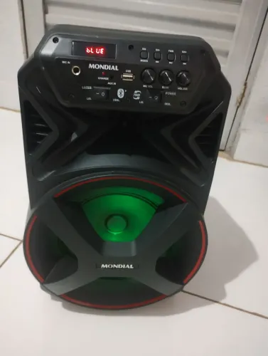 Vendo caixa de som mondial novinha