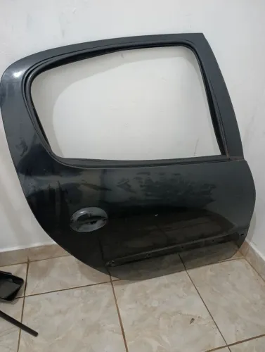 Porta Peugeot 206 207 traseira direita, bem conservada