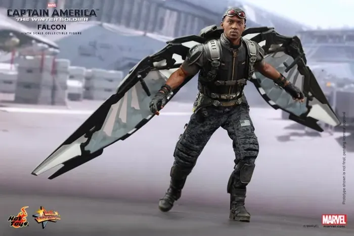 Falcão hot toys / vingadores falcon marvel loose sem caixa