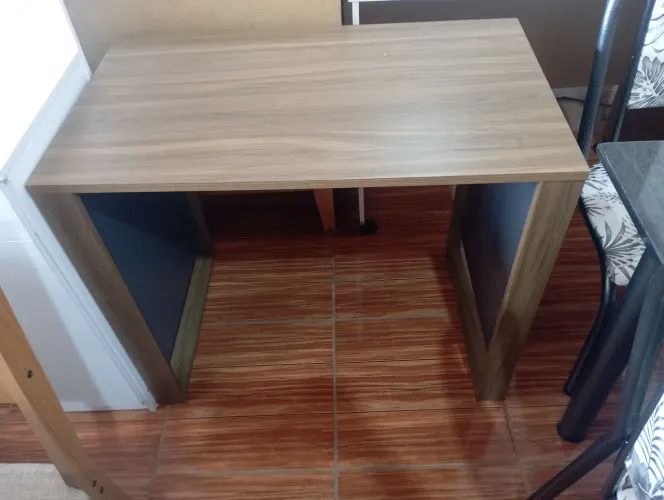 Escrivaninha nova em oferta 