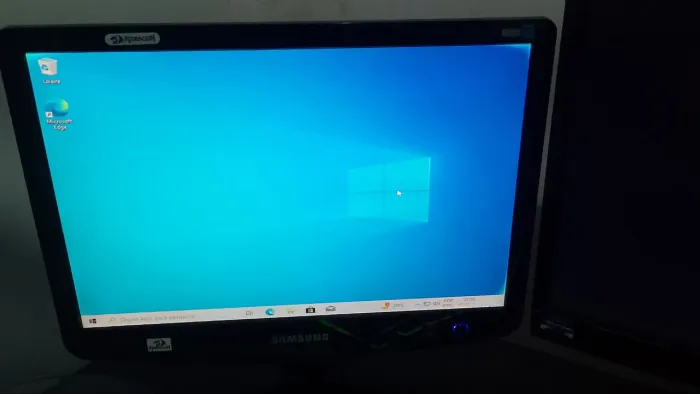 Computador Antigo funcionando 