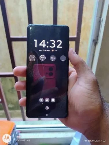 Vendo ou troco Motorola Edge 60 fusion, obs está trincado mais não interfere em nada