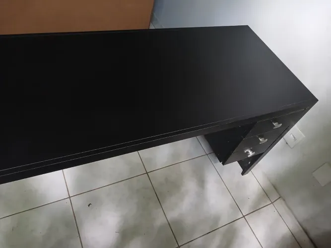 Mesa de Escritório 1,55m + Armário Alto - Ótimo Estado