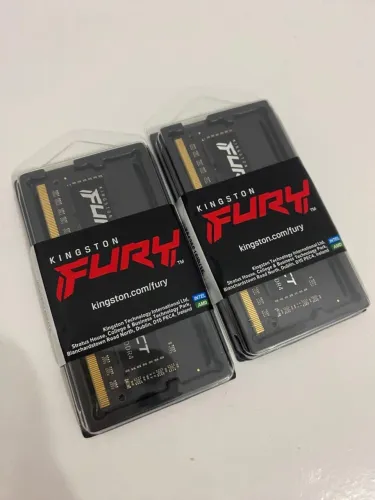 2 memórias RAM DDR4 32gb 2x16gb