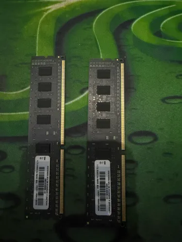 Memória ram ddr3 2 pentes de 4GB