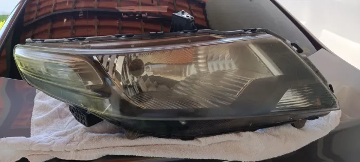Farol Honda City 1.5 4P Aut.2010