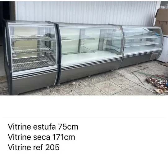 Vitrines e estufa 