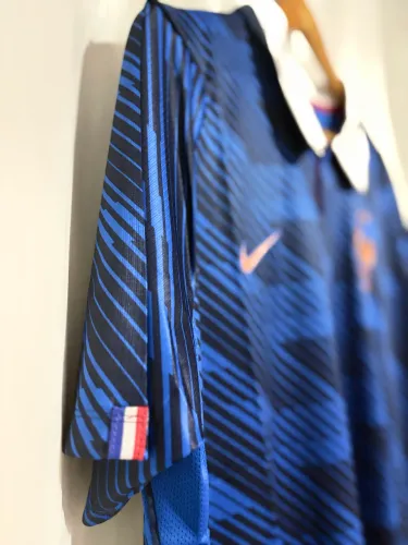 Camisa AzuL G e Camisa Branca G