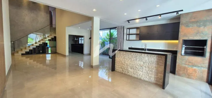 Casa residencial à venda em Uberlândia (Jardim Sul) com 4 quartos, 3 suítes e piscina