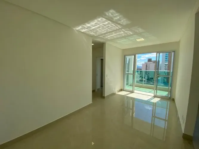 Praia de Itapuã - Apartamento de 2 quartos - 1 suíte - 1 vaga coberta