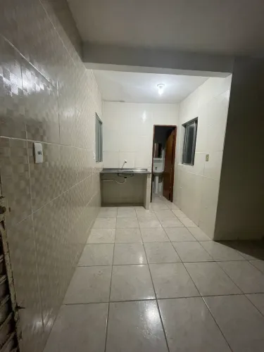 Alugo casa em residencial