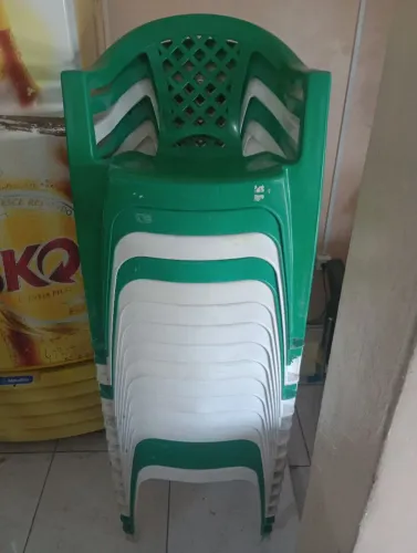 Mesas e cadeiras