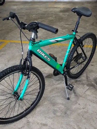 Bicicleta muito bem conservada é só pegar e andar