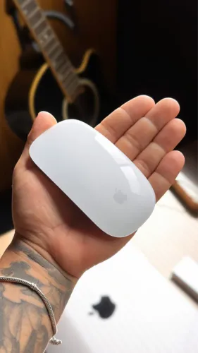 Vendo Magic Mouse Apple Original, praticamente novo.
