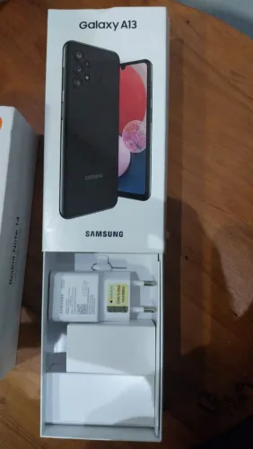 Celular sansumg A13 quase novo