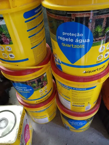 Baldes Quartzolit Proteção Repele Água - 18L cada - NOVOS!<br>