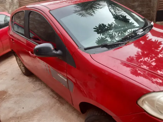 Fiat Palio Attractive 1.0 EVO Fire Flex 8V 5P 2013
