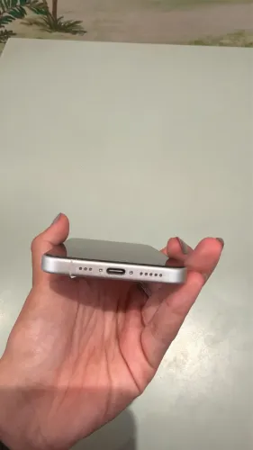 iPhone 16