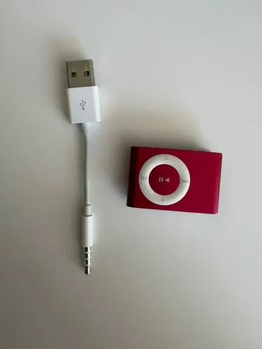iPos Shuffle vermelho com carregador
