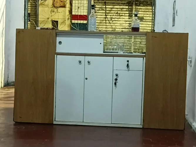 Balcão de Caixa Comercial com Vitrine de Vidro