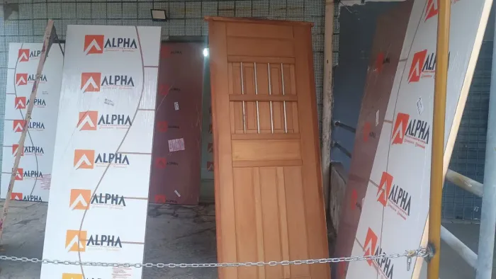 Portas disponíveis em nossa loja !
