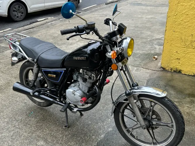 SUZUKI INTRUDER 125 PRETA 2007