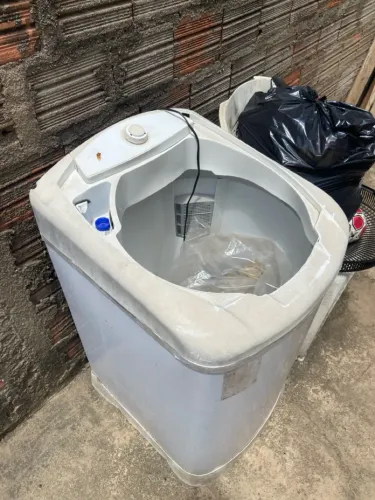 Tanquinho de lavar roupa