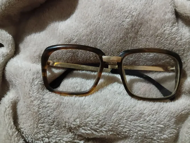 Relíquia autentica dos anos entre 1960 e 1970! Armação de oculos de grau de grife europeia