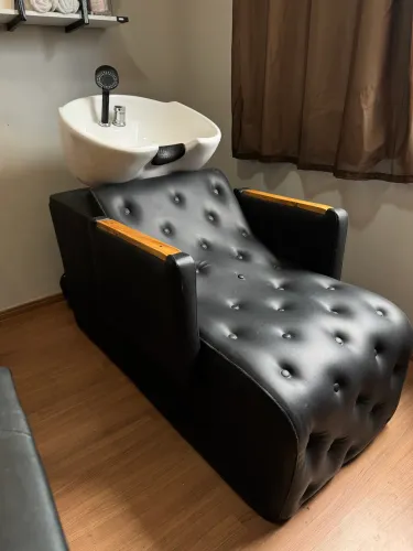 LAVATÓRIO E CADEIRA HIDRÁULICA / SALÃO