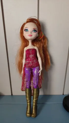 Boneca Ever After High