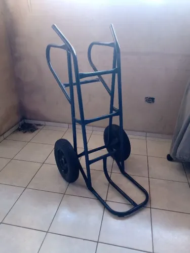 Carrinho de carga com apoio e Peneu de camara
