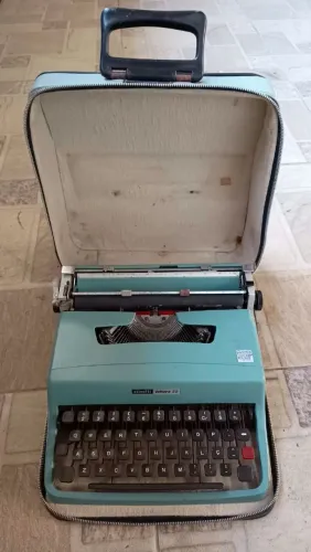 MÁQUINA DE DATILOGRAFIA