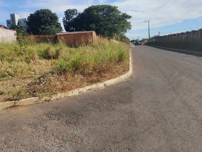 Lote de 467m² Esquina Escriturado no asfalto Na Prmcipal no Setor Maravlha Em Luziania