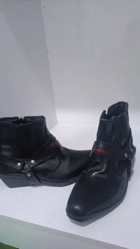 Bota masculina(infantil) Tam: 34