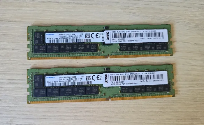Kit 64GB (2x32GB) Memória RAM Samsung DDR4 3200MHz ECC REG para Servidor
