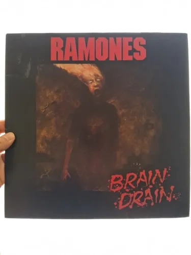 CAPA do LP original da banda RAMONES