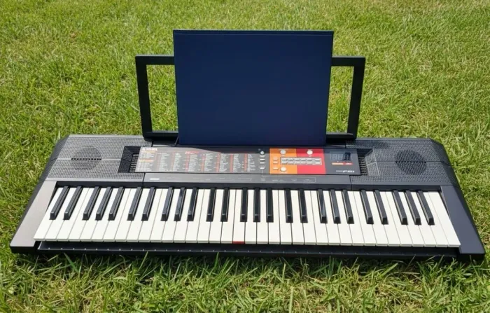 Teclado Yamaha PSR F51 com 61 teclas - Sacomã - SP