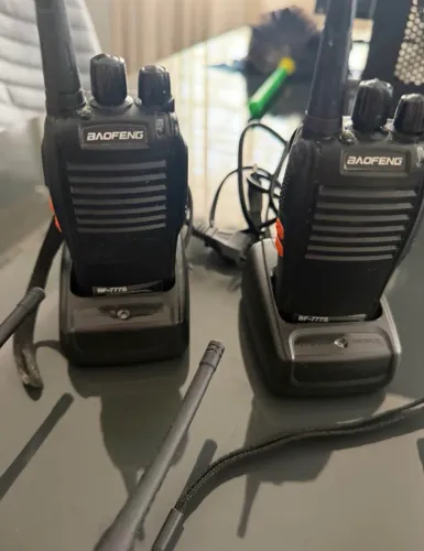 Kit 5 Rádios Comunicador Baofeng BF777S Com Carregador