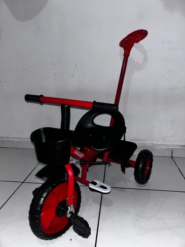 Triciclo infantil