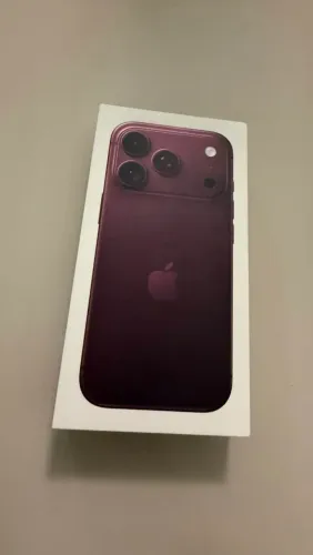 IPhone 18 PRO 256GB LACRADO cor bordô