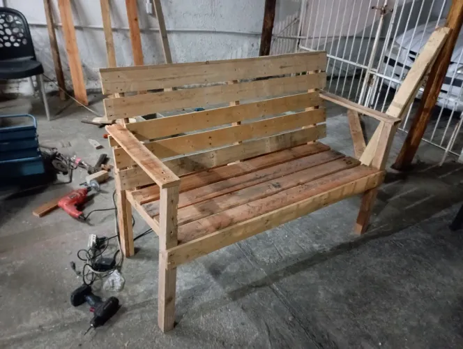 Poltronas de pallets. Faço diversos modelos
