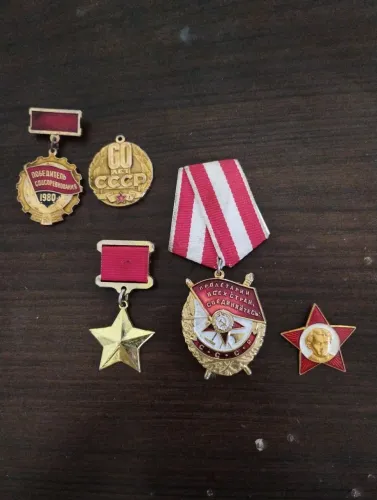 Conjunto com 5 medalhas soviéticas 