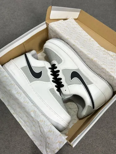 Tênis Nike Air Force novo na caixa disponível do 38 ao 43 - Conforto Extremo Envio rápido 
