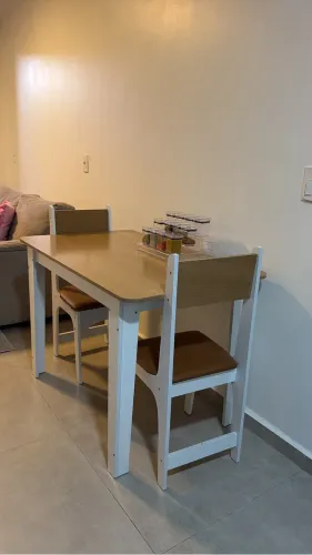 Mesa e Cadeiras