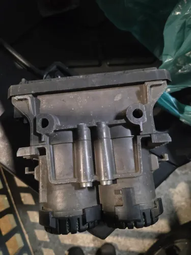 Modulador do abs traseiro volvo 