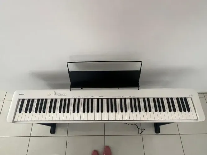 Piano Digital Branco Casio S-110 + Estante