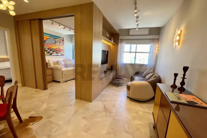 Apto para aluguel reformado e mobiliado no Leblon: 71m² com Vista Mar
