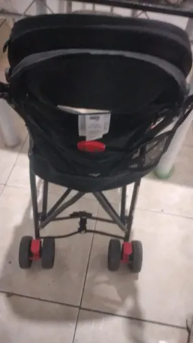 Carrinho de bebê de passeio