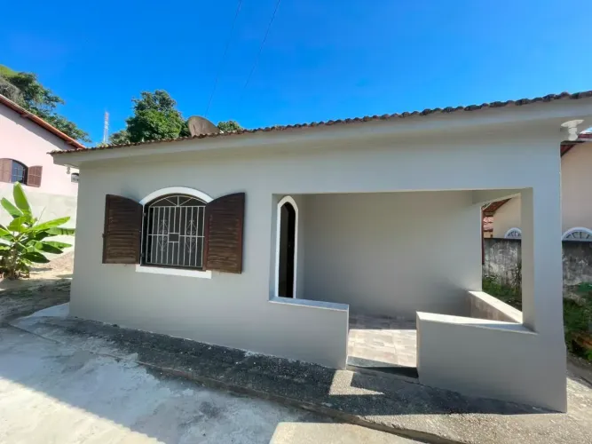 Imóvel para aluguel possui 120 metros quadrados com 3 quartos em Bacaxá (Bacaxá) - Saquare