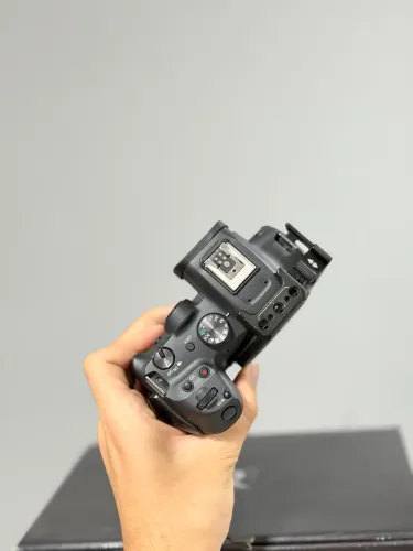 CÂNON R7